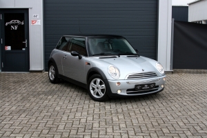 NF Automotive Mini-Cooper-R53-2005-067.JPG