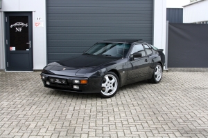 NF Automotive Porsche-944-1983-001.JPG