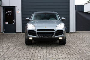 NF Automotive Porsche-Cayenne-Turbo-2004-80JFK7-002.JPG