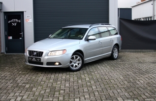 NF Automotive Volvo-V70-2.4D-2008-002.JPG